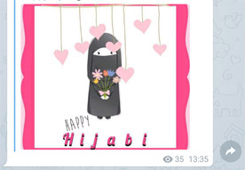 ​ Grafik einer Frau mit Hijab, rosa Herzen, pinkem Rand und dem Schriftzug "Happy Hijabi" [Zum Verschieben anwählen und ziehen] ​